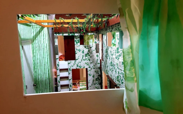 GardenPod Hostel + Café