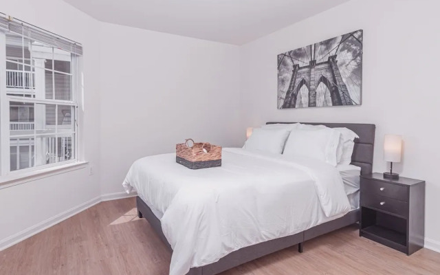 VA - Avalon - Apt 302