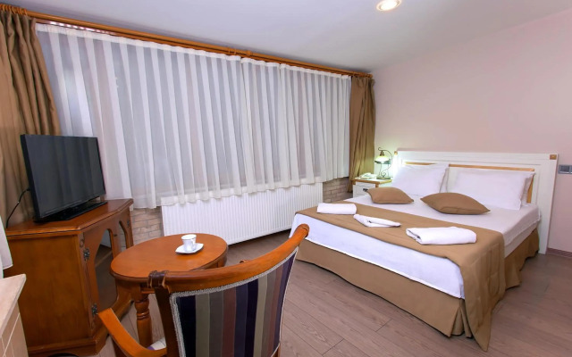 Hollywood Mirage - Excel Hotels & Resorts