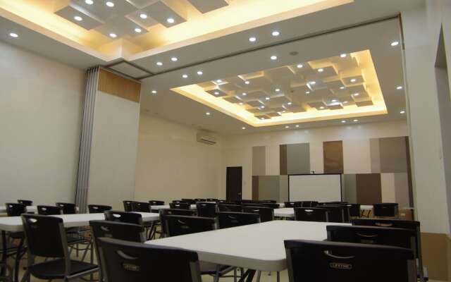 Yhotel
