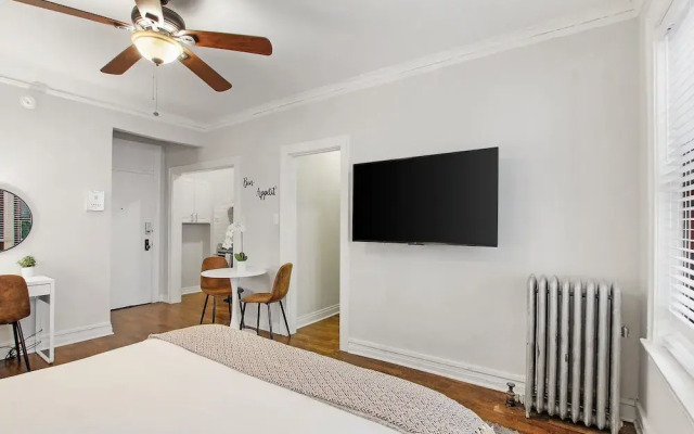 Studio Apt - Dorchester 203