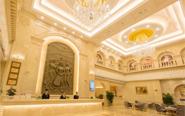 Vienna International Hotel (Changsha Hongxing Desiqin Plaza)