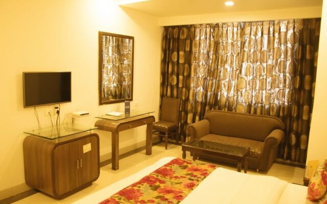 FabHotel Aay Kay Model Town
