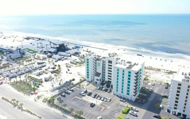 Island Winds West 678