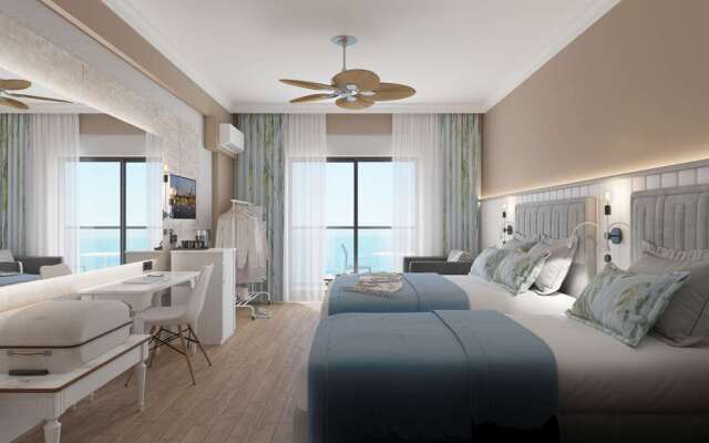 Seven Seas Palmeras Bay