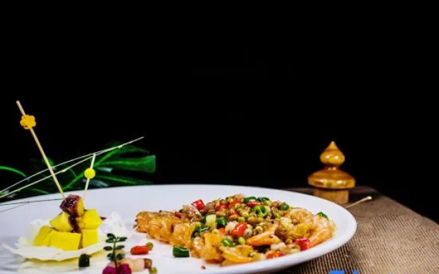 Huang He  International   Hotel