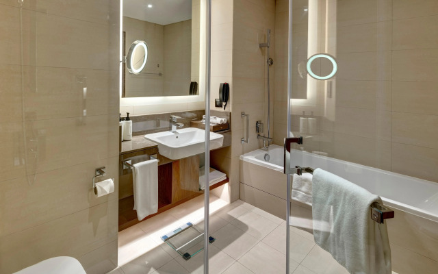 Crowne Plaza Muscat OCEC by IHG