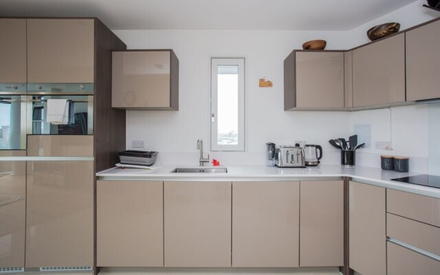 Luxury 2 Bedroom 2 Bathroom Flat