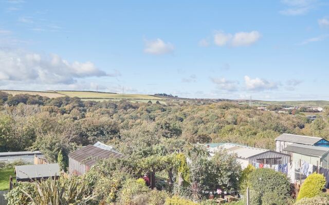 Host Stay Artist House