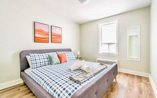 1BR Apt w King Bed Netflix - Close to Downtown