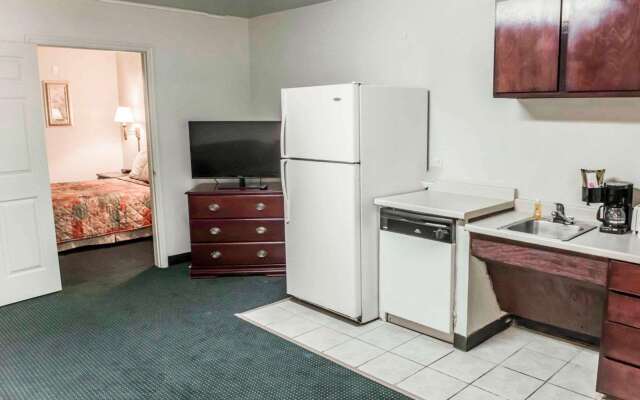 Suburban Studios Tallahassee near University