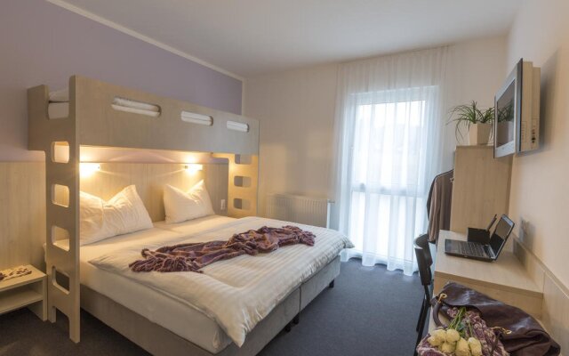 Topmotel