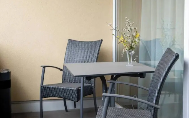 Comfort Studio With King-size Bed for 2 People 24-7 Check-in