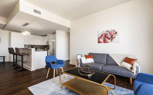 Louisville's Triple Crown Condo by Cozysuites