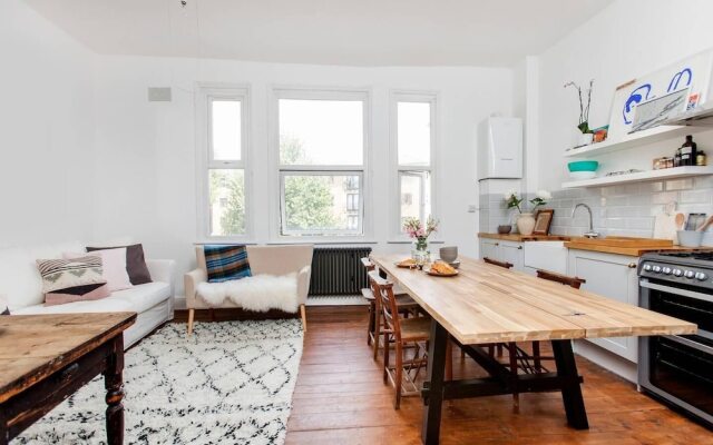 Spacious 2BR flat in Dalston!