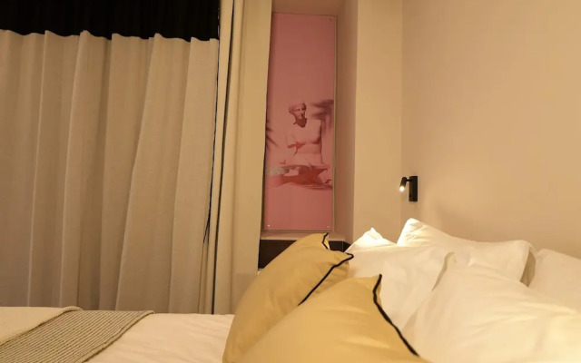 CityZoe Athens Suites