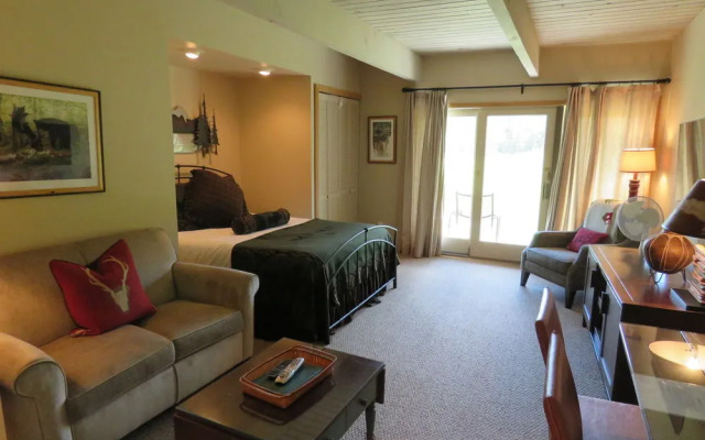 Stonebridge Condominiums