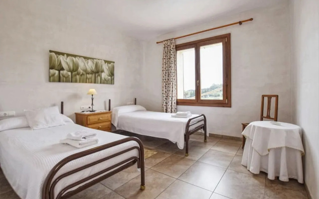 Country House in Spain With Pool & Mountain Views