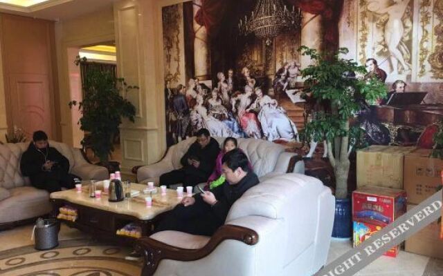Vienna 3 Best Hotel (Yingshan Bus Station)