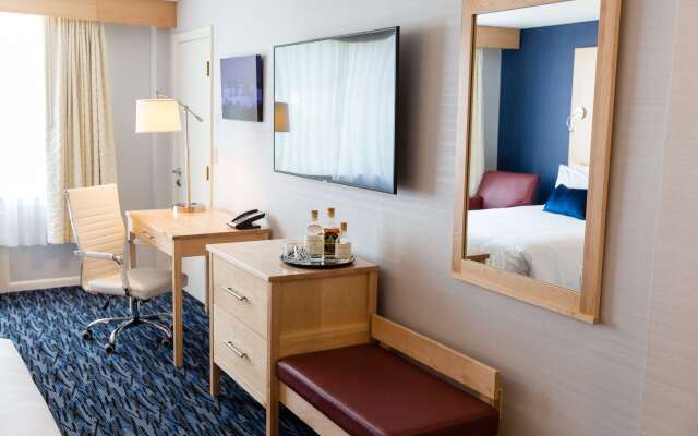 Capitol Plaza Hotel Montpelier Tapestry Collection by Hilton