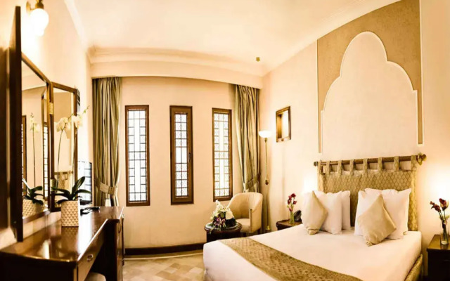 Parsian Safaiyeh Hotel