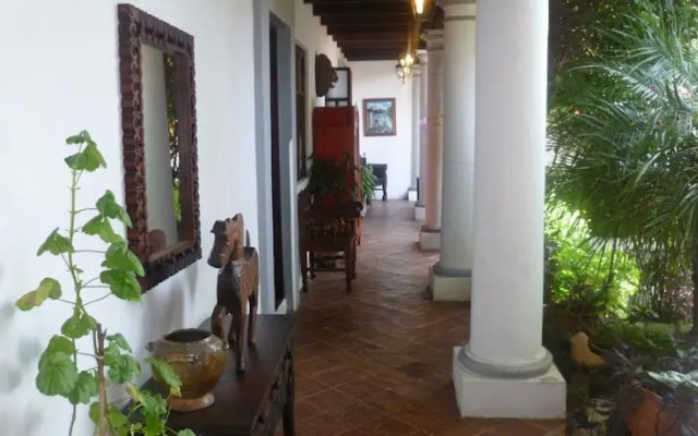 Casa Felipe Flores