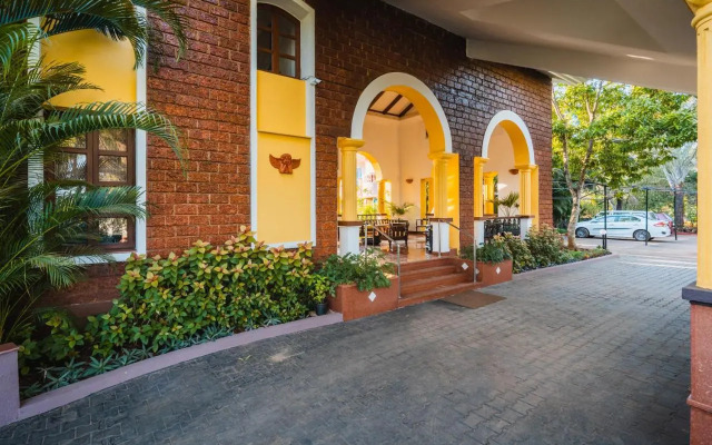 Coconut Grove Beach Resort