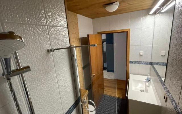 "Winter" Apartment