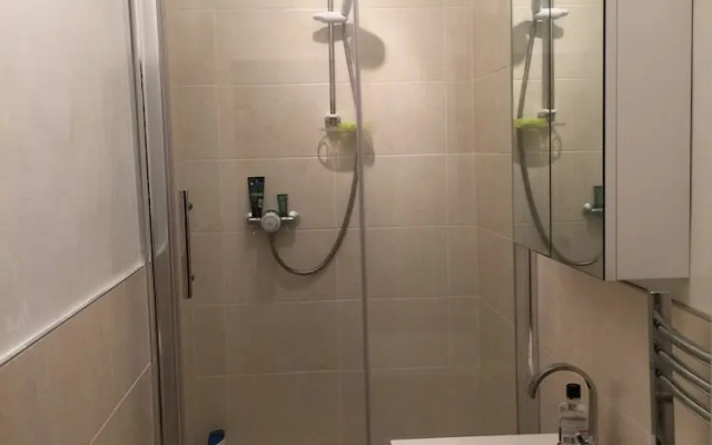 Great Location 2 Bedroom Scotstoun Flat