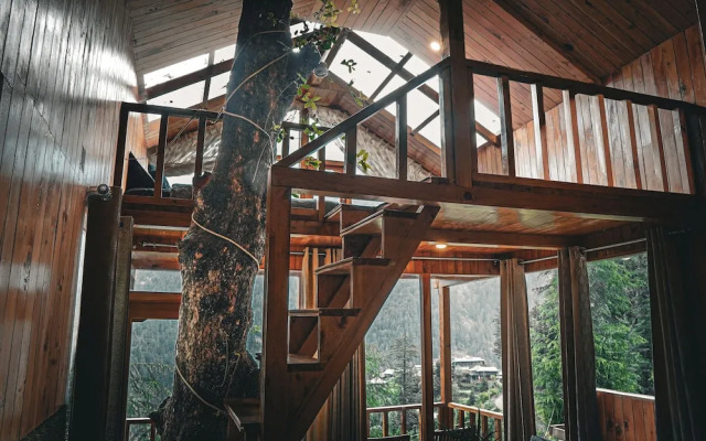 WOW Treehouse & Cottages