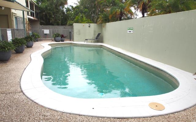 Le Court Villas