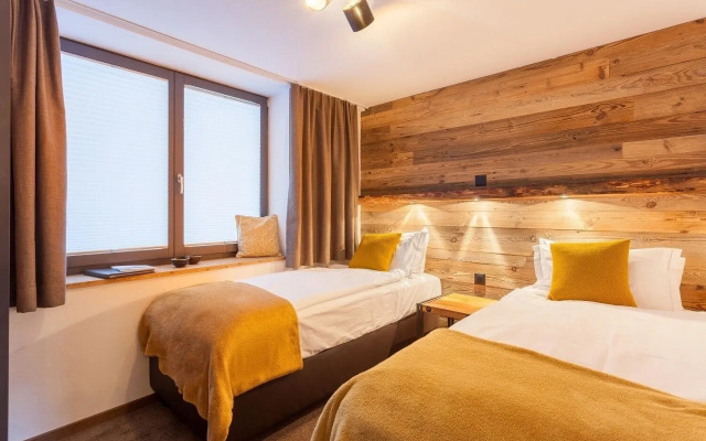 22 Summits Apartments