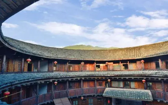 Tea Man Station 3 Fuqian Building 1906 Tulou Homestay