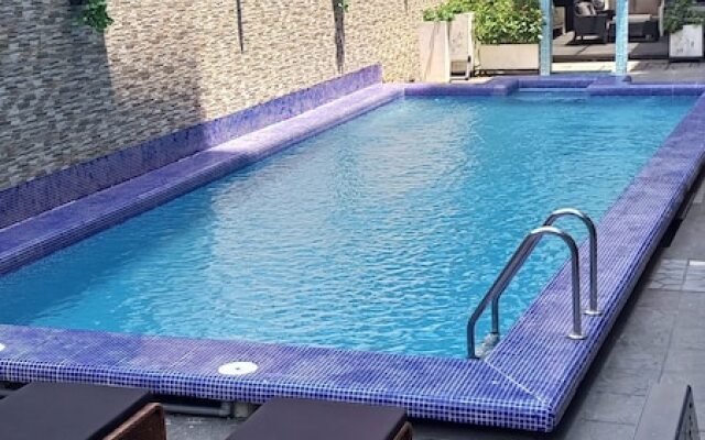 Platinum Cocotiers Hotel