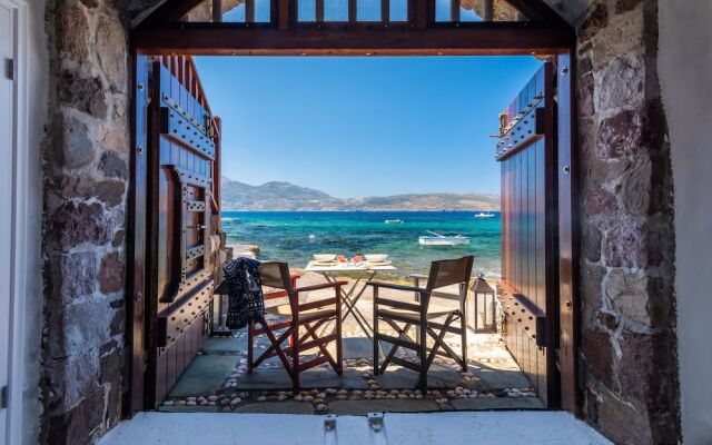 Neosikos AmazingBeach House Milos Island