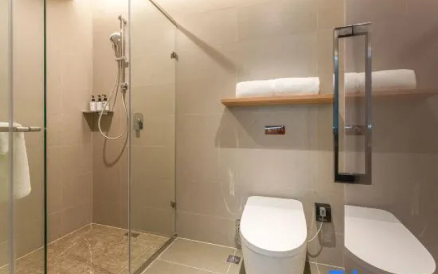 Homeinn Plus Hotel (Weifang Railway Station Yinquan Plaza) – Bathroom – Weifang