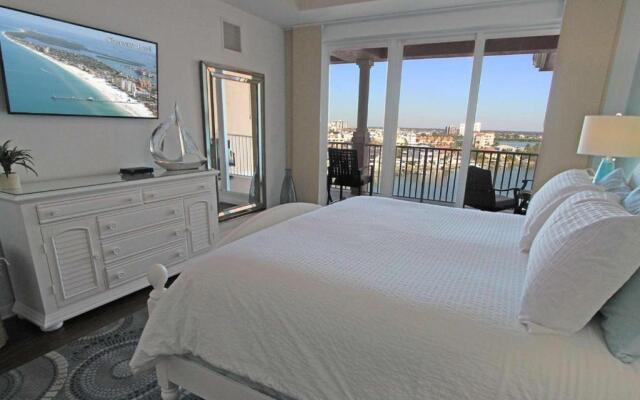 806 Harborview Grande