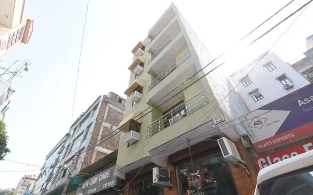 Oyo 14387 Luxury Inn