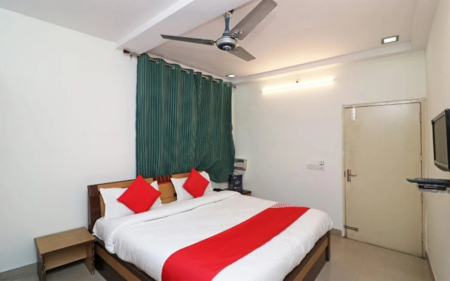 Hotel Canal View by OYO Rooms