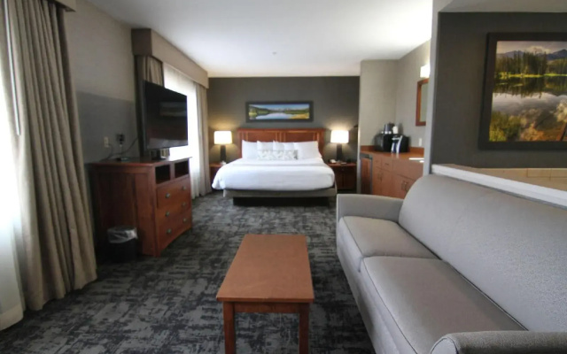 Casper C'mon Inn Hotel & Suites