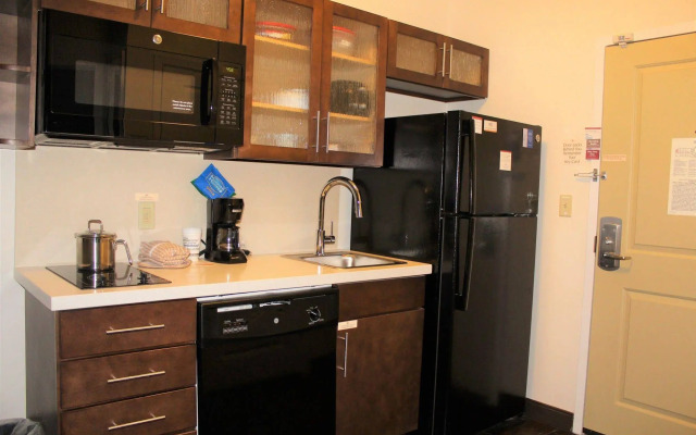 Candlewood Suites Pensacola - University Area by IHG