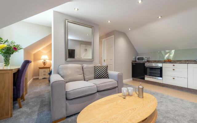 Hamble Retreat House and Luxury Studios