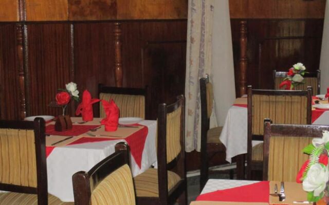 Ganjoni wananchi Hotel