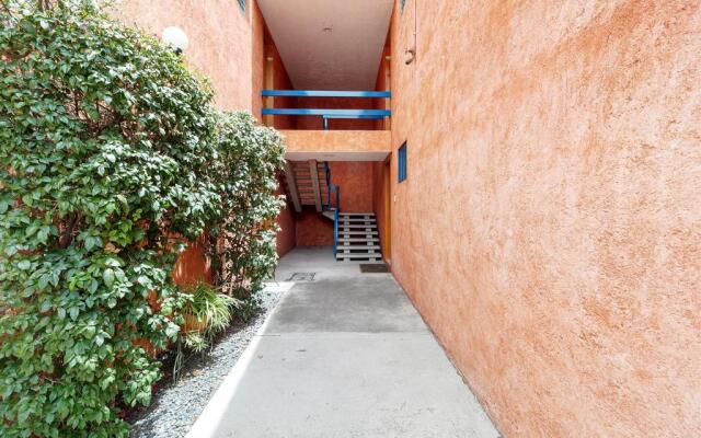 Acogedora Suite Alberca Bernardo Quintana 3B