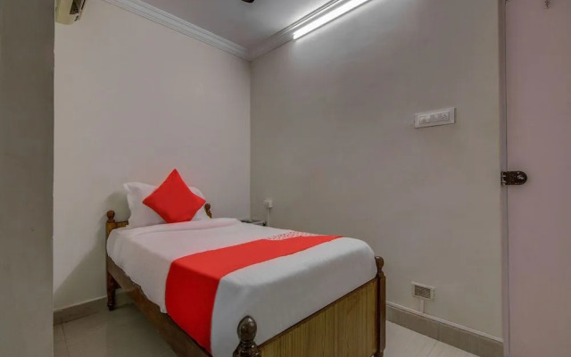 Oyo 14323 Anupama Hotel