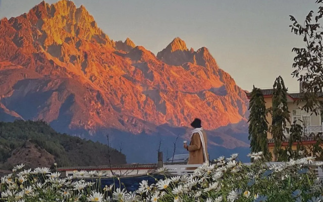 lijiangluxianbaomimihuayuankezhan