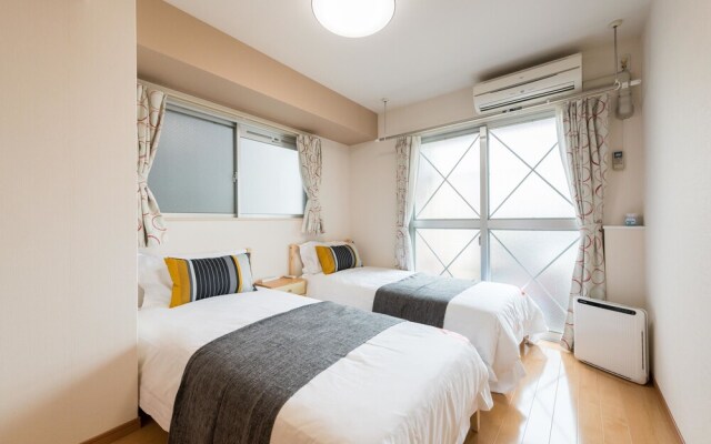 Yeah Room Zeus The Garden