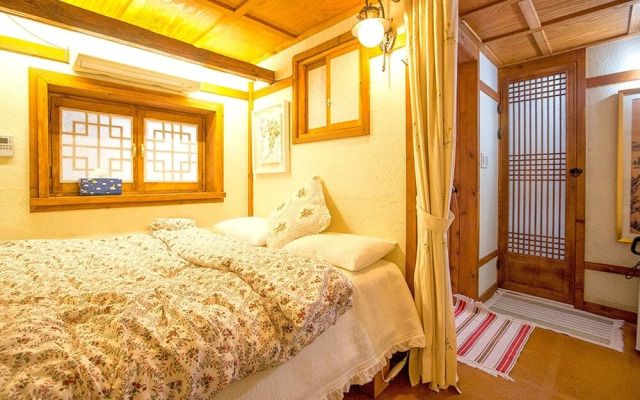 Jeonju Omokheon Hanok Stay