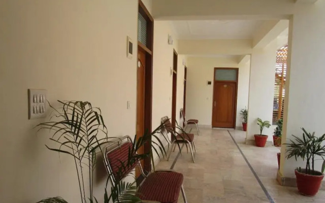 Hotel Vrindavan Garden