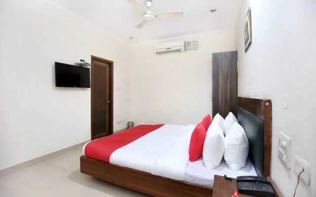 OYO Rooms Sector 7 Madhya Marg